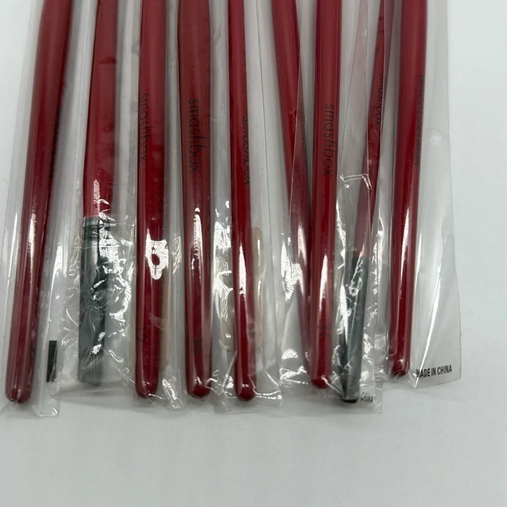 Smashbox Makeup Cosmetics Brushes Lot of Eight Brushes in Packaging